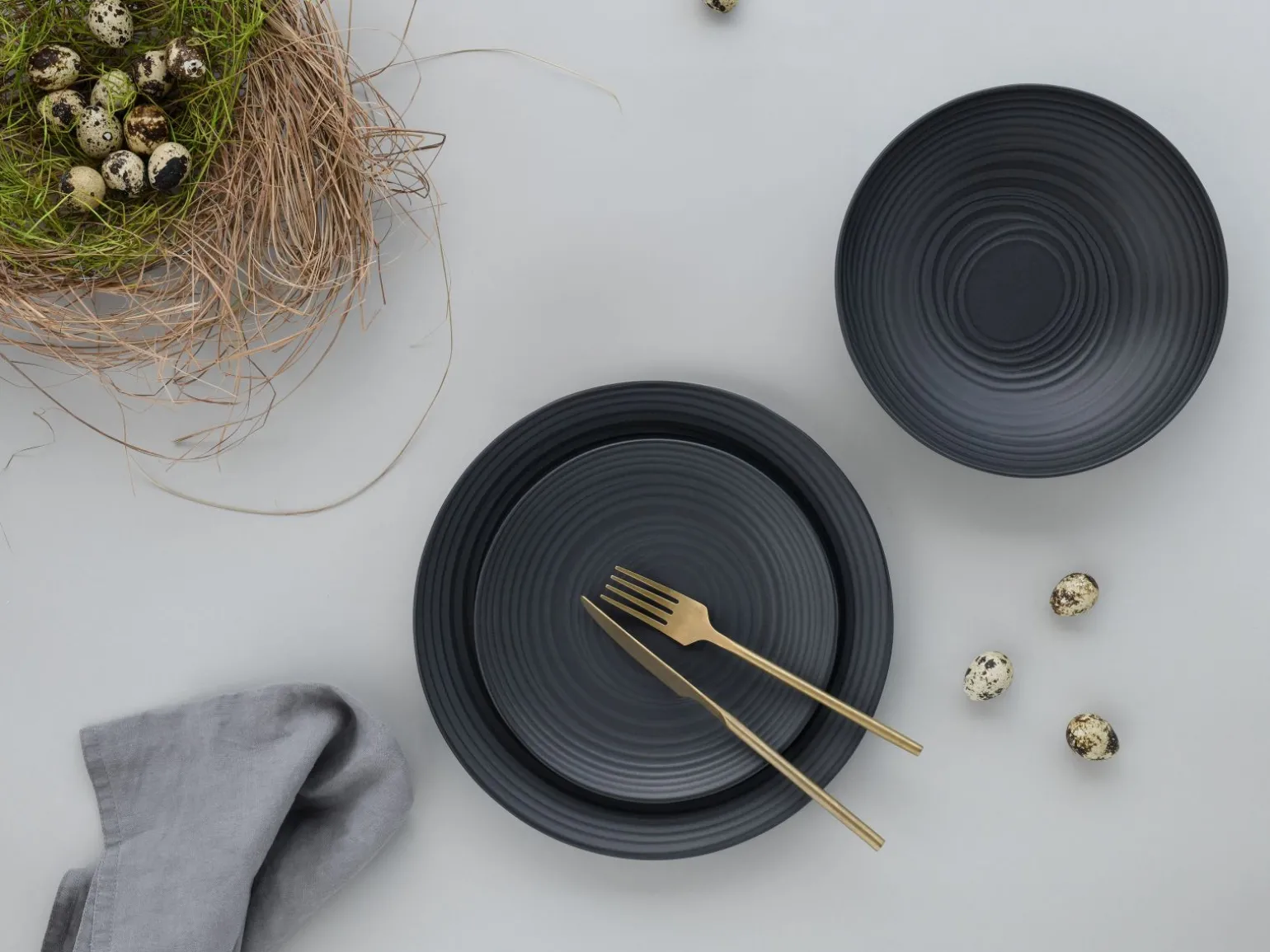 Lava Stone - Tellerset 18-tlg - Schwarz