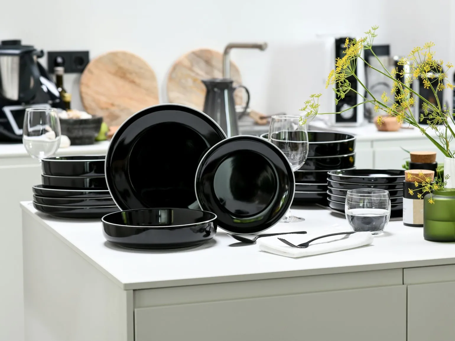 Nordic Gourmet - Tellerset 18-tlg - Schwarz