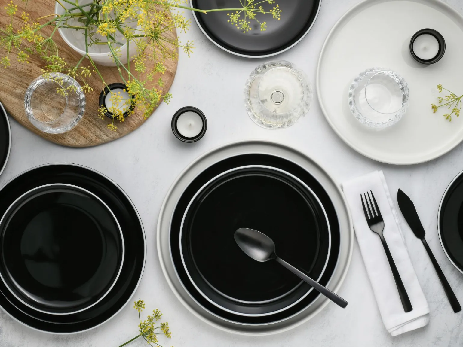 Nordic Gourmet - Tellerset 18-tlg - Schwarz